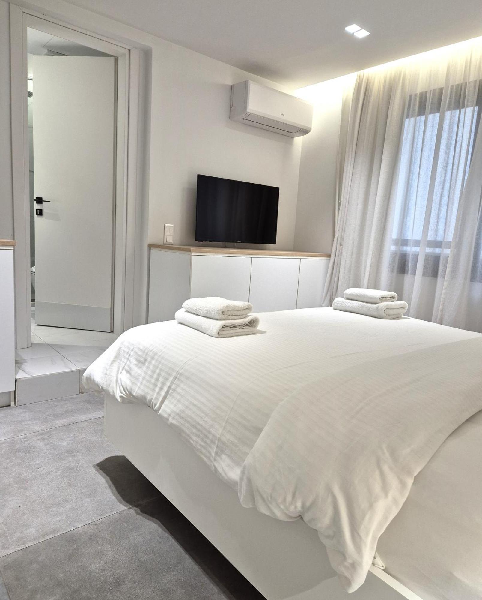 The Dazzling Glimpse Acropolis Suites Афіни Екстер'єр фото